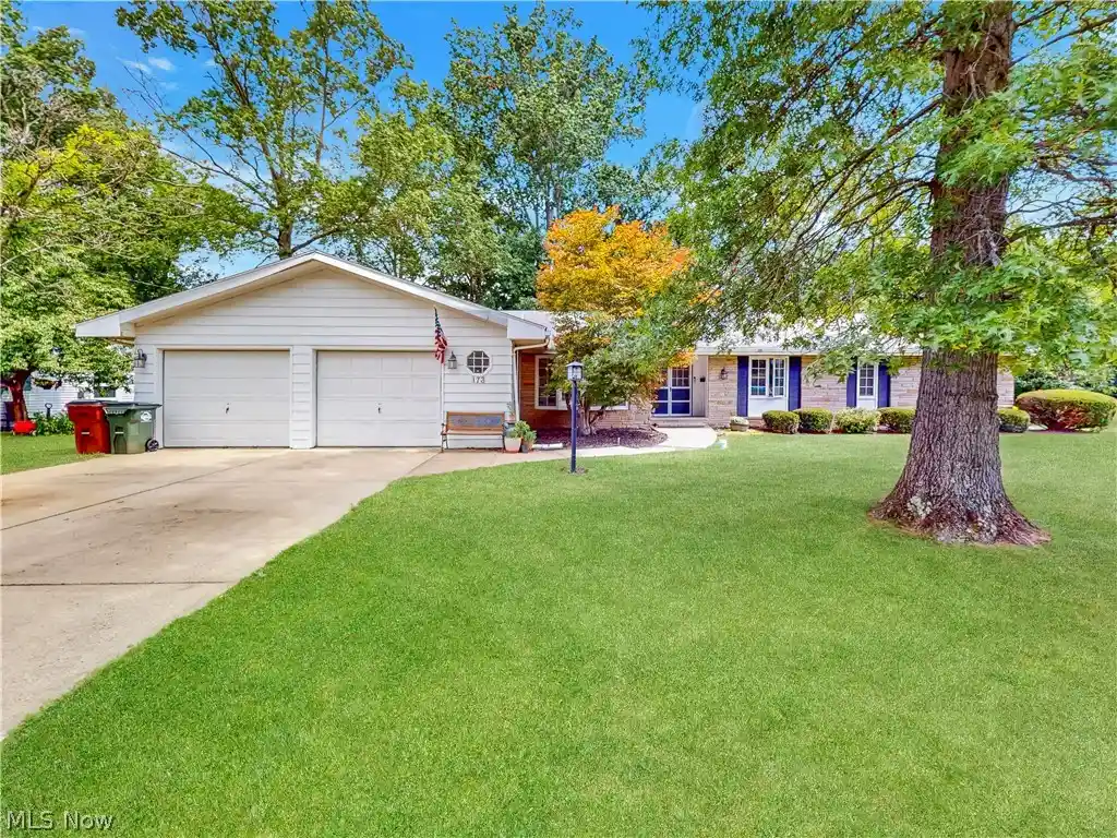 Single family home for sale at 173 Brentview Dr, Grafton, OH 44044 | MLS# 5238048