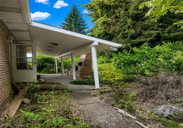 Photo 3 of Single family home for sale at 5121 Atchison Rd, Bellaire, OH 43906 | MLS# 5231411 | Listing updated on 2026-08-21