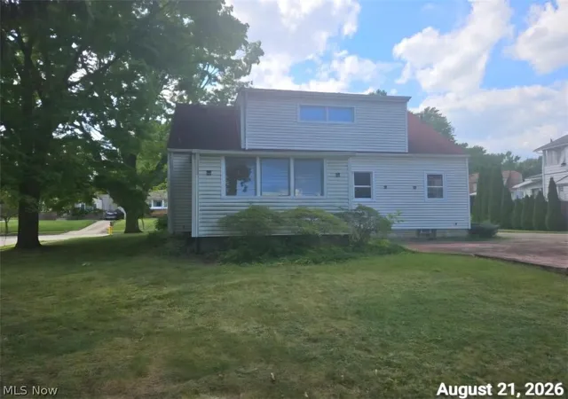 Photo 2 of Single family home for sale at 2124 Hillside Ter, Akron, OH 44305 | MLS# 5238544 | Listing updated on 2026-08-22