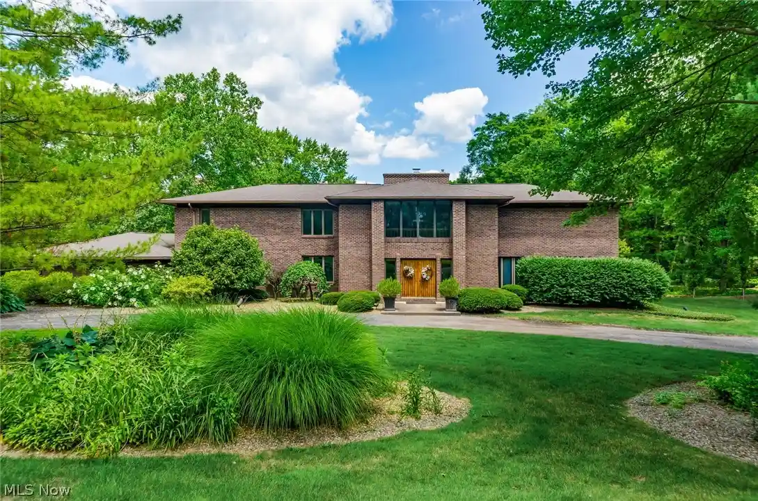 Photo 1 of Single family home for sale at 200 Hampshire Rd, Akron, OH 44313 | MLS# 5238536 | Listing updated on 2026-10-16