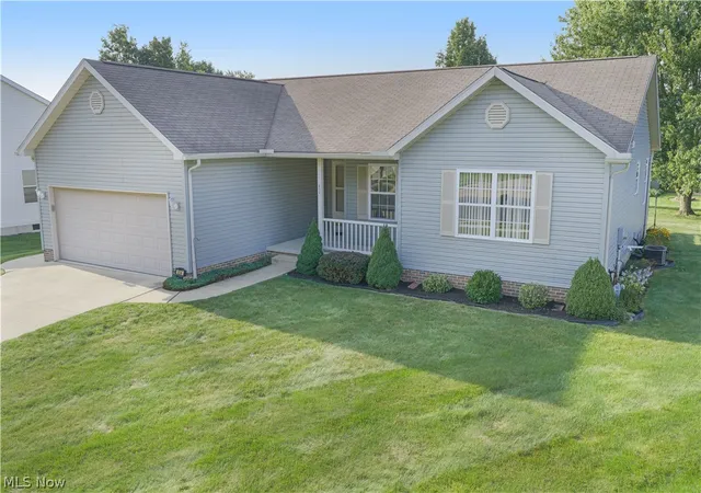 Photo 2 of Single family home for sale at 854 Susan Rd, Ravenna, OH 44266 | MLS# 5238271 | Listing updated on 2026-08-21