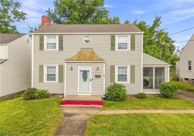 Photo 1 of Sale Pending at 1721 32nd St Nw, Canton, OH 44709 | MLS# 5238176 | Listing updated on 2026-08-24