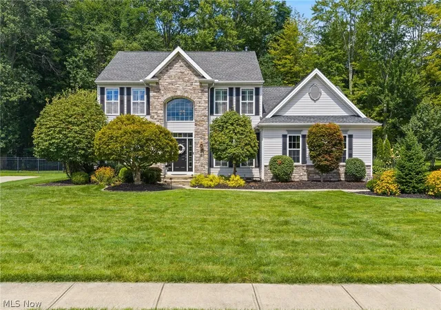 Photo 1 of Single family home for sale at 32258 Woodfield Dr, Avon Lake, OH 44012 | MLS# 5236518 | Listing updated on 2026-08-24