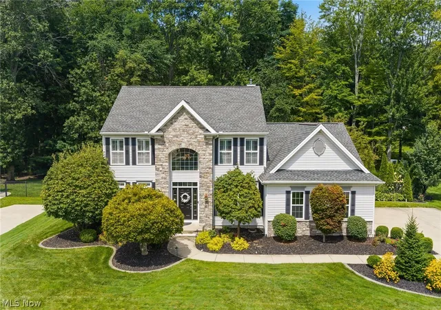 Photo 2 of Single family home for sale at 32258 Woodfield Dr, Avon Lake, OH 44012 | MLS# 5236518 | Listing updated on 2026-08-24