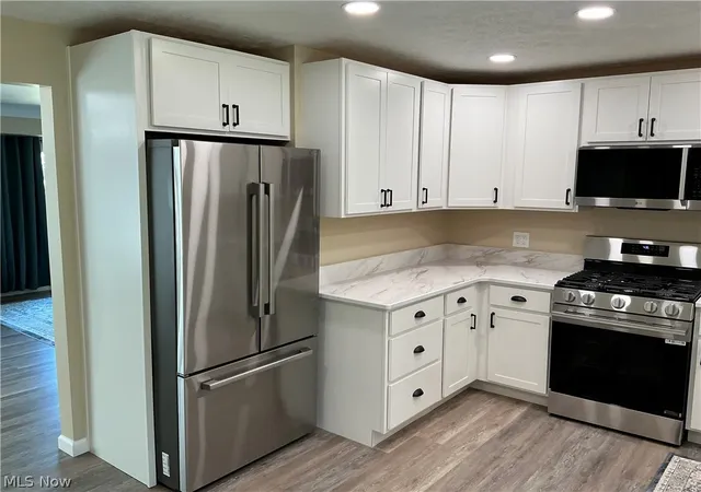 Photo 2 of Sale Pending at 251 Hilliard Rd, Elyria, OH 44035 | MLS# 5238281 | Listing updated on 2026-08-28