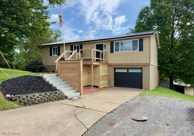 1st image of 29 Hickory Dr, Little Hocking, OH 45742 | MLS# 5237833