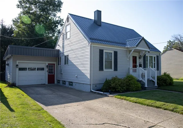 Photo 2 of Sale Pending at 3049 Avondale Ave, Ashtabula, OH 44004 | MLS# 5238502 | Listing updated on 2026-08-26
