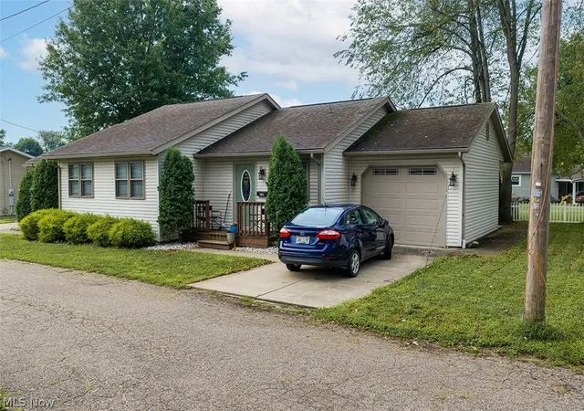 Photo 3 of Multi family home for sale at 314   318 Esther Ct Nw, New Philadelphia, OH 44663 | MLS# 5238505 | Listing updated on 2026-08-28