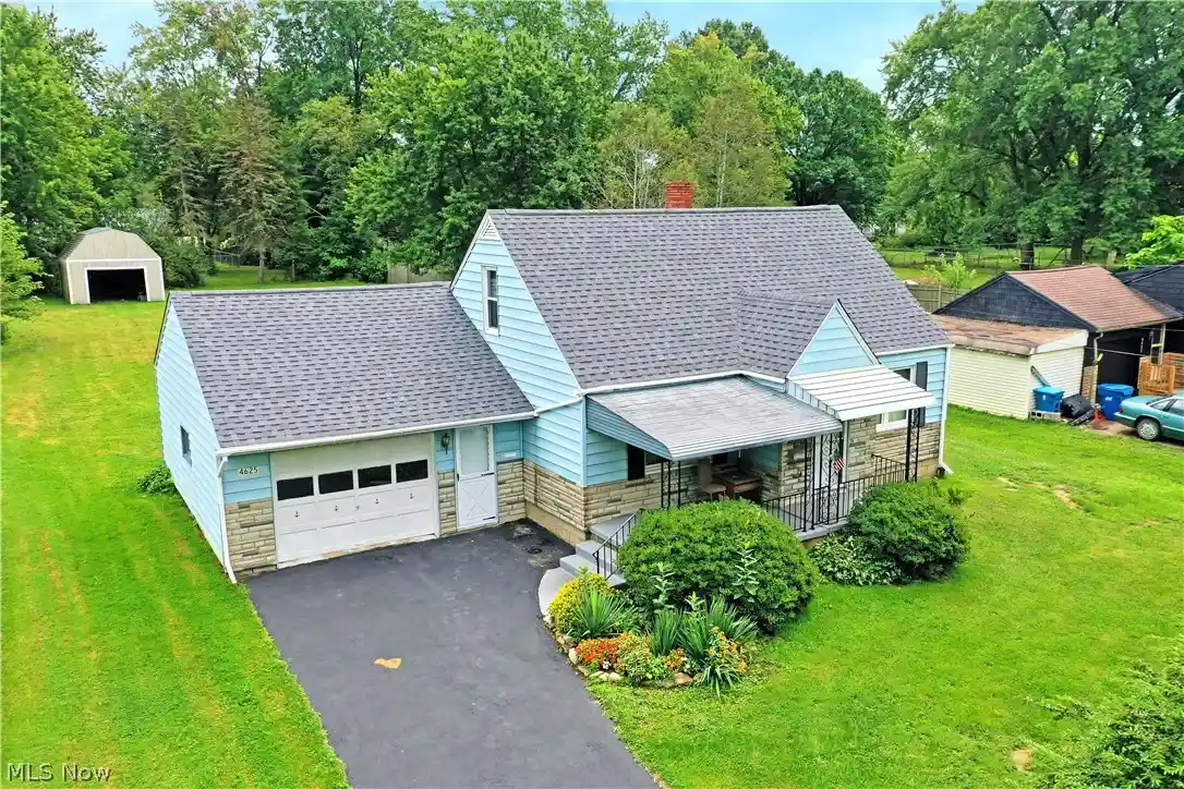Single family home for sale at 4625 Middle Dr, Youngstown, OH 44505 | MLS# 5237685