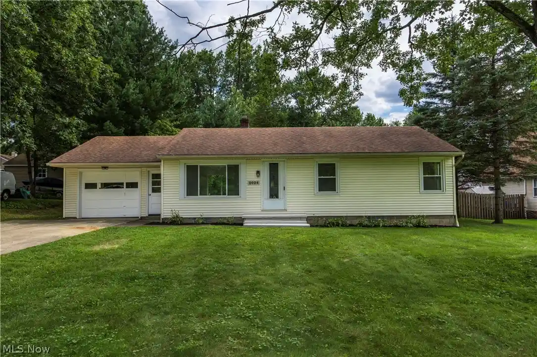 Single family home for sale at 2024 Marhofer Ave, Stow, OH 44224 | MLS# 5238581