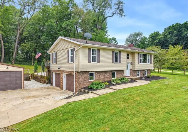 Photo 2 of Sale Pending at 862 Dunning Rd, New Franklin, OH 44614 | MLS# 5237613 | Listing updated on 2026-08-25