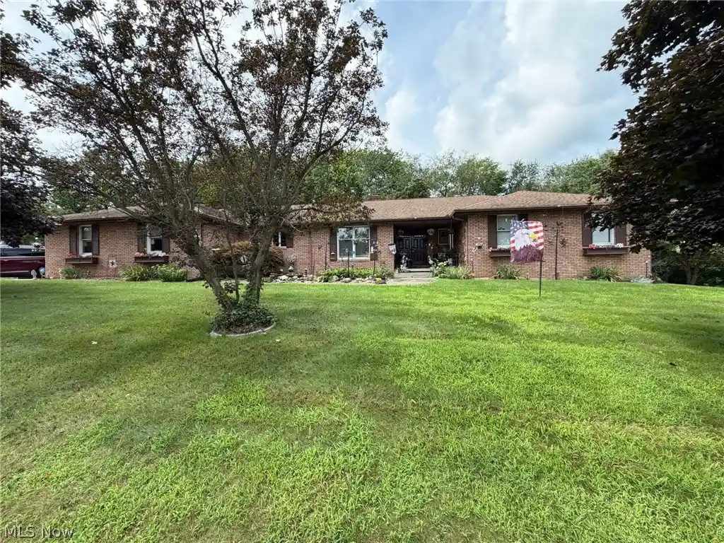 Photo 1 of Single family home for sale at 3585 Clermont St Nw, North Lawrence, OH 44666 | MLS# 5238634 | Listing updated on 2026-10-24