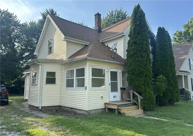 Photo 2 of Sale Pending at 881 Harbor St, Conneaut, OH 44030 | MLS# 5238301 | Listing updated on 2026-08-28