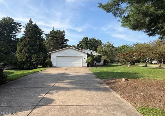 Photo 2 of Single family home for sale at 1088 Lander Rd, Highland Heights, OH 44143 | MLS# 5238416 | Listing updated on 2026-08-28