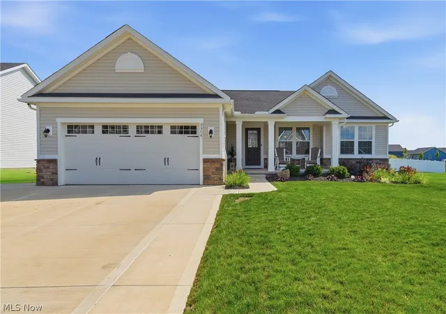 Photo 1 of Sale Pending at 3354 Stoneleigh Rd Ne, Canton, OH 44721 | MLS# 5238562 | Listing updated on 2026-08-29