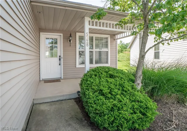 Photo 2 of Condo for sale at 5328 Fawn Cir, Kent, OH 44240 | MLS# 5238662 | Listing updated on 2026-08-24