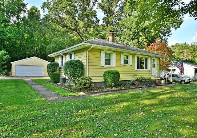 Photo 1 of Sale Pending at 3557 Valacamp Ave Se, Warren, OH 44484 | MLS# 5238653 | Listing updated on 2026-08-28