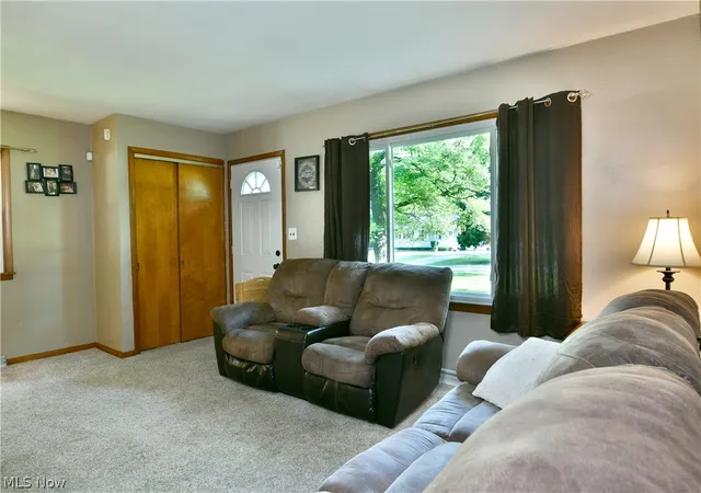 Photo 3 of Sale Pending at 3557 Valacamp Ave Se, Warren, OH 44484 | MLS# 5238653 | Listing updated on 2026-08-28