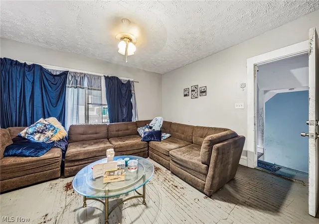 Photo 4 of House for sale at 9501 Pierpont Ave, Cleveland, OH 44108 | MLS# 5238462 | Listing updated on 2026-09-22