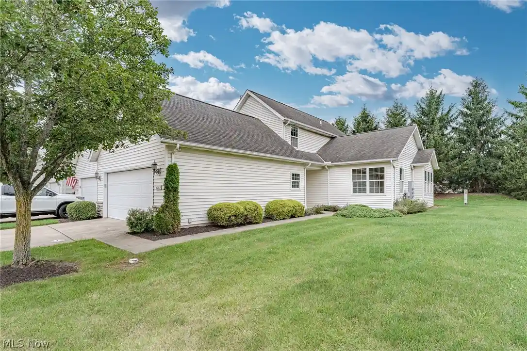 Condo for sale at 8757 Roberts Ct #25C, Olmsted Falls, OH 44138 | MLS# 5238297