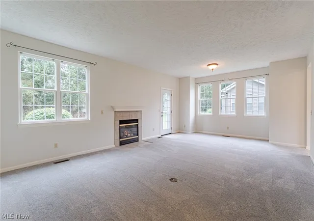 Listing Photo 4 - Condo for sale in building located at 8757 Roberts Ct, Olmsted Falls, OH 44138 - Unit #25C