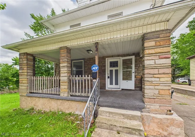Photo 2 of Single family home for sale at 448 E Voris St, Akron, OH 44311 | MLS# 5238669 | Listing updated on 2026-08-21