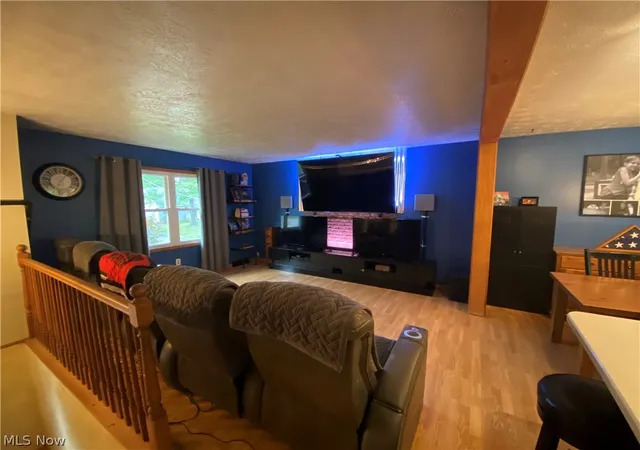 Photo 4 of Sale Pending at 91 Hillview Dr, Hubbard, OH 44425 | MLS# 5238660 | Listing updated on 2026-09-21