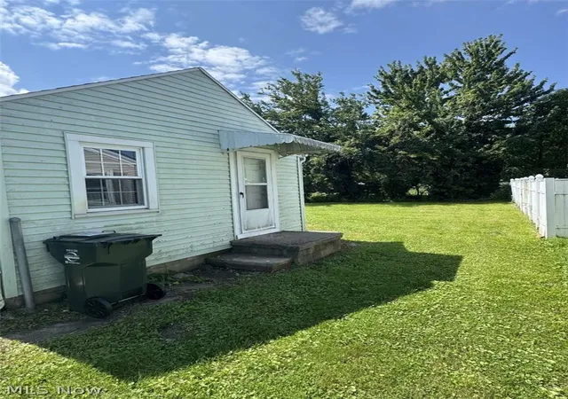 Photo 4 of Sale Pending at 4892 Toledo Ave, Lorain, OH 44055 | MLS# 5238667 | Listing updated on 2026-09-15