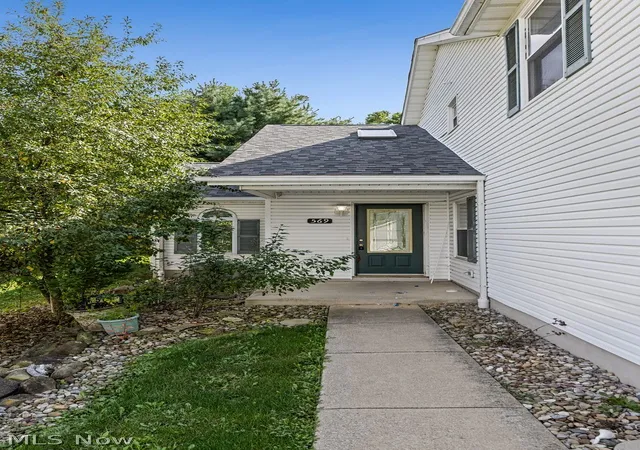 Photo 3 of Condo for sale at 569 Hilltop Terrace, Tallmadge, OH 44278 | MLS# 5238694 | Listing updated on 2026-09-30