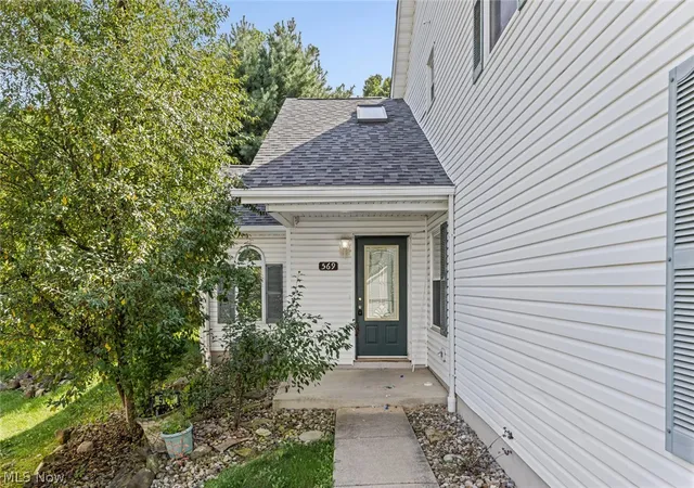 Photo 4 of Condo for sale at 569 Hilltop Terrace, Tallmadge, OH 44278 | MLS# 5238694 | Listing updated on 2026-09-30