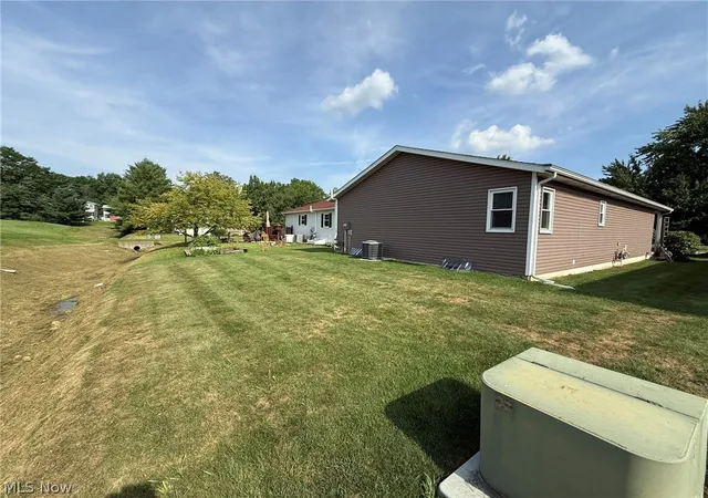 Photo 3 of Single family home for sale at 881 Pepperwood Dr, Wooster, OH 44691 | MLS# 5238118 | Listing updated on 2026-08-27