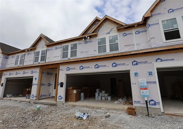 Photo 2 of Townhouse for sale at 5090 Shepherds Glen, Willoughby, OH 44094 | MLS# 5238709 | Listing updated on 2026-08-21