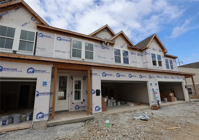 Photo 3 of Townhouse for sale at 5090 Shepherds Glen, Willoughby, OH 44094 | MLS# 5238709 | Listing updated on 2026-10-02