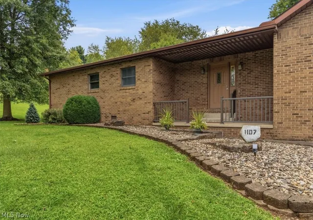 2nd image of 1107 Mill Branch Rd, Belpre, OH 45714 | MLS# 5238507