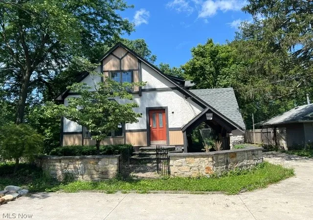 Photo 1 of Single family home for sale at 1606 Dover Center Rd, Westlake, OH 44145 | MLS# 5238598 | Listing updated on 2026-08-23