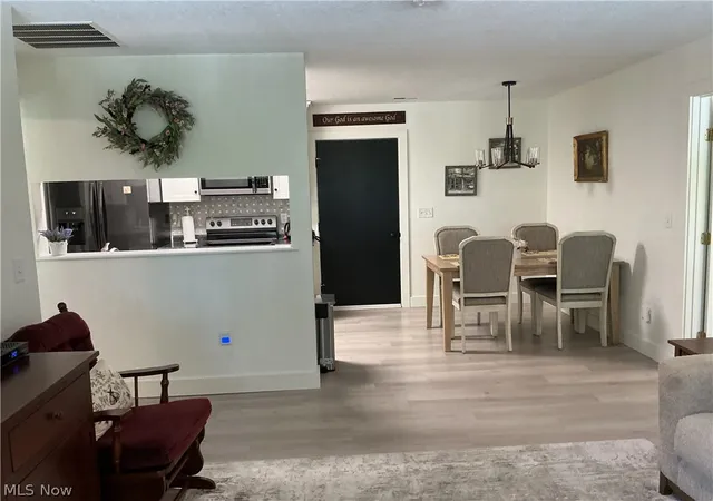 Photo 2 of Sale Pending at 3748 Colony Hill Dr, Zanesville, OH 43701 | MLS# 5238632 | Listing updated on 2026-08-23