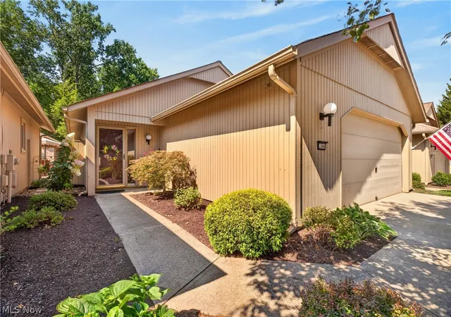 Photo 2 of Condo for sale at 33066 Cedar Branch Cir, North Ridgeville, OH 44039 | MLS# 5238028 | Listing updated on 2026-08-28