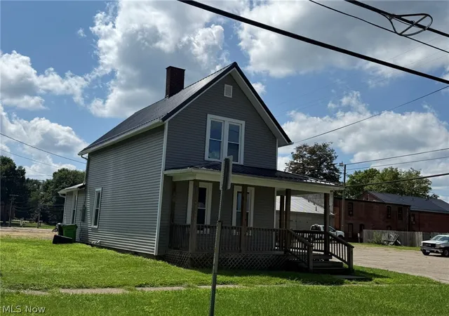 Photo 1 of Single family home for sale at 327 Locust St, Coshocton, OH 43812 | MLS# 5238771 | Listing updated on 2026-08-22