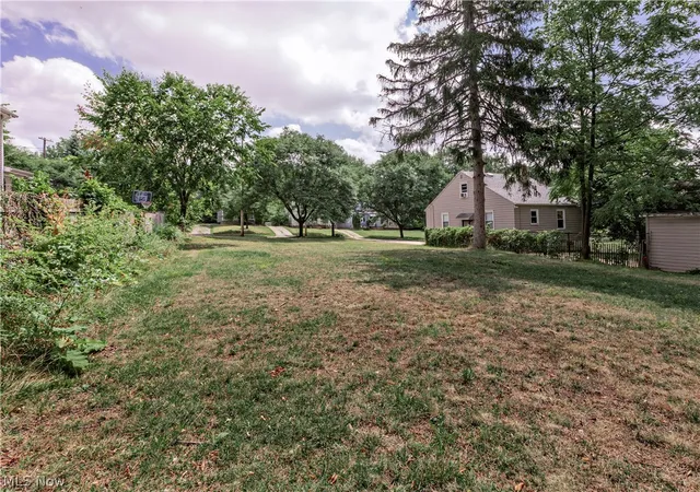 Photo 3 of Sale Pending at 4292 E 163 St, Cleveland, OH 44128 | MLS# 5233310 | Listing updated on 2026-10-01