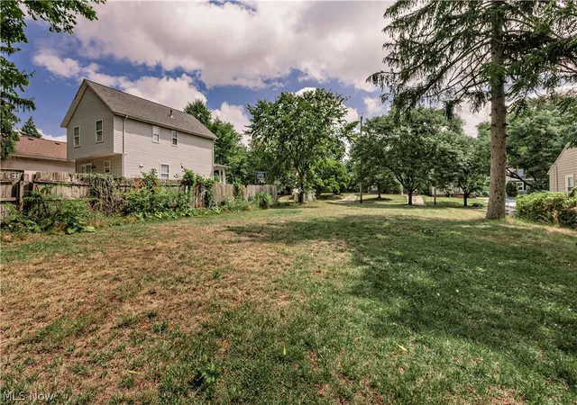 Photo 3 of Sale Pending at 4292 E 163 St, Cleveland, OH 44128 | MLS# 5233310 | Listing updated on 2026-10-01