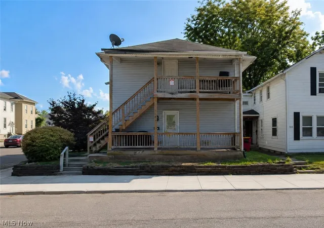 Single family home for sale at 901 W Columbia St, Springfield, OH 45504 | MLS# 5238478