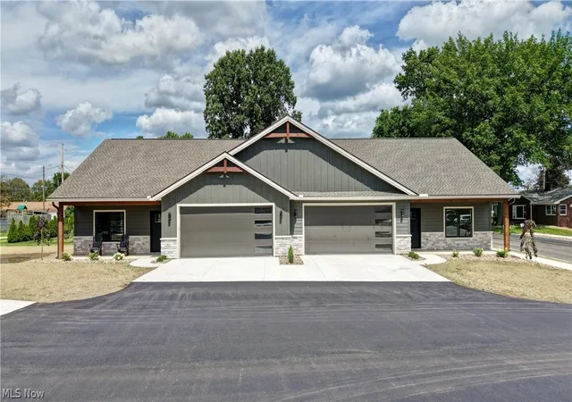 Photo 3 of Sale Pending at 818 Third St Sw, New Philadelphia, OH 44663 | MLS# 5238443 | Listing updated on 2026-09-24