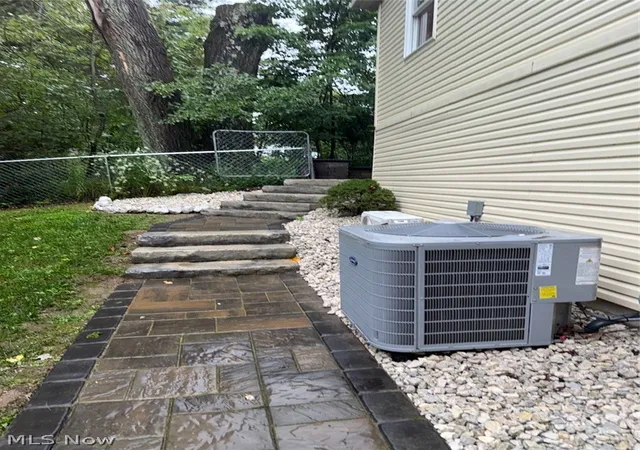 Photo 4 of Single family home for sale at 8 Apache Trl, Malvern, OH 44644 | MLS# 5238524 | Listing updated on 2026-08-22