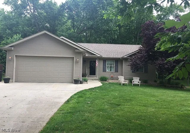 Photo 1 of Sale Pending at 732 Silvercrest Rd, Wadsworth, OH 44281 | MLS# 5238629 | Listing updated on 2026-08-22