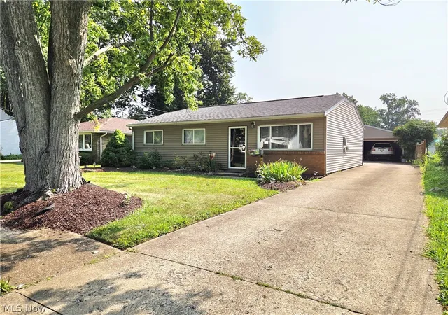 Photo 2 of Single family home for sale at 473 Augdon Dr, Elyria, OH 44035 | MLS# 5236865 | Listing updated on 2026-08-22