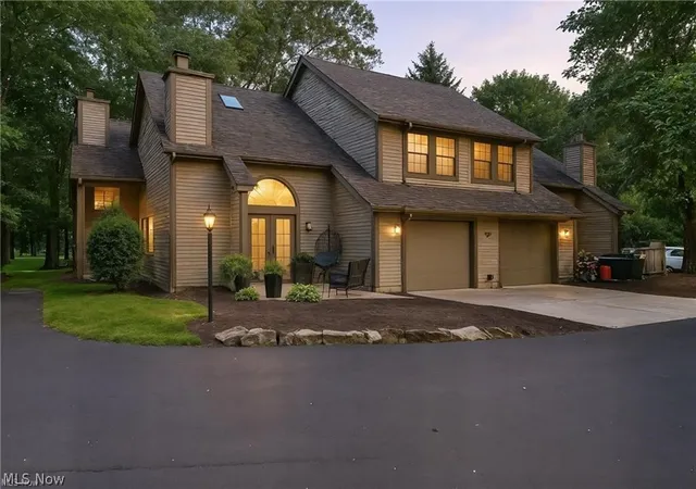 Photo 2 of Condo for sale at 1293 Redtail Hawk Dr #4, Boardman, OH 44512 | MLS# 5238767 | Listing updated on 2026-08-27