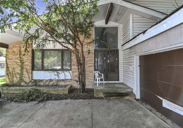 Photo 1 of Sale Pending at 5392 Meadow Wood Blvd, Lyndhurst, OH 44124 | MLS# 5235674 | Listing updated on 2026-08-27