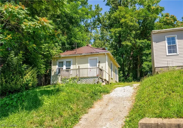 Photo 1 of Single family home for sale at 161 Fernwood Ave, Barberton, OH 44203 | MLS# 5238541 | Listing updated on 2026-08-22
