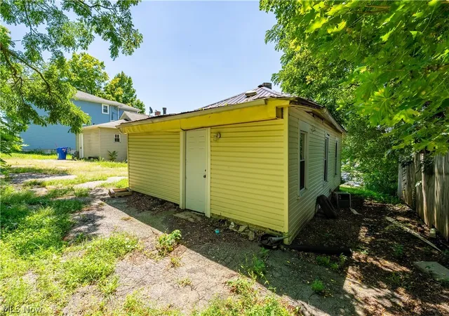 Photo 2 of Single family home for sale at 161 Fernwood Ave, Barberton, OH 44203 | MLS# 5238541 | Listing updated on 2026-08-22