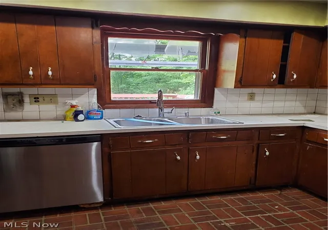 Photo 3 of Single family home for sale at 18418 Geauga Lake Rd, Chagrin Falls, OH 44023 | MLS# 5238833 | Listing updated on 2026-10-06